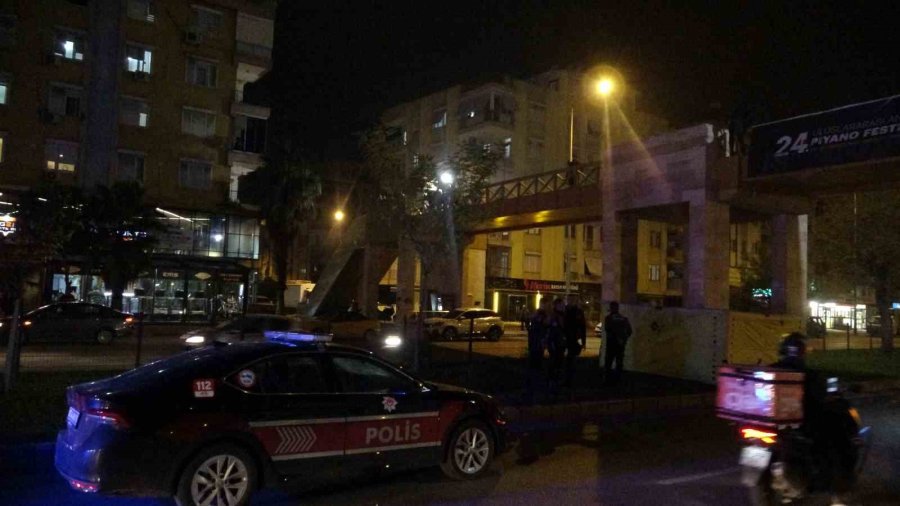 Üst Geçide Çıkan Genç, Kız Arkadaşının Kendini Affetmesi İle Eyleminden Vazgeçti