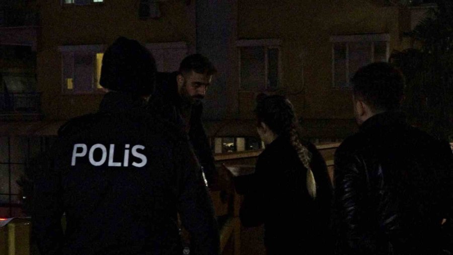 Üst Geçide Çıkan Genç, Kız Arkadaşının Kendini Affetmesi İle Eyleminden Vazgeçti