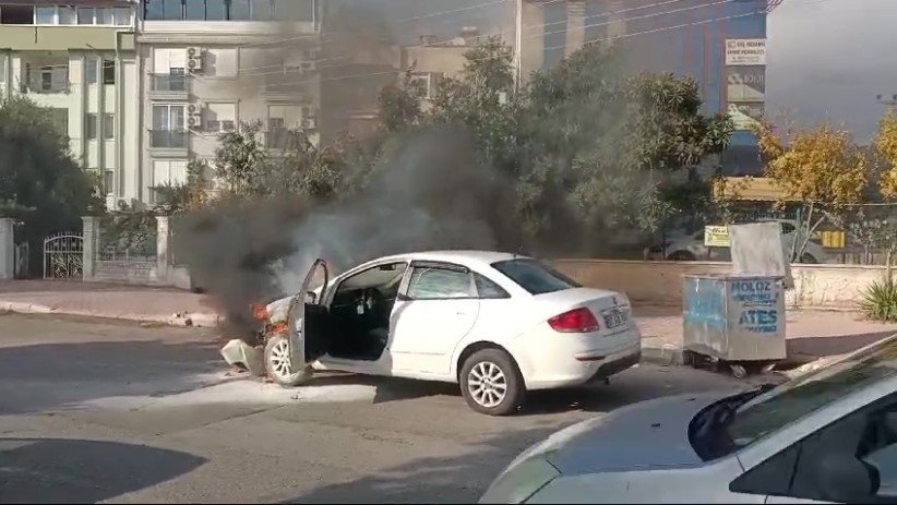 Otogaz Servisinde Enjektörünü Değiştirdiği Fiat Otomobil 2 Dakika Sonra Alev Alev Yandı