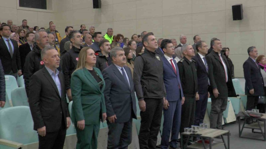 İl Sağlık Müdürü Erşan: “son 10 Ayda Çağrı Merkezimize 325 Bin 897 Çağrı Yapıldı”