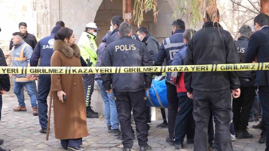 Pelet Sobadan Zehirlenen Hamam Çalışanı Ve Müşteri Ölü Bulundu