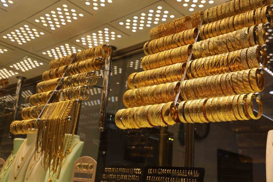 Dolardan Korkanlar Altına Yöneliyor