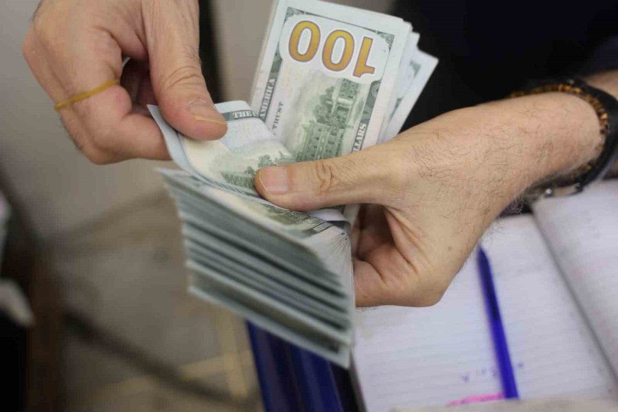 Dolardan Korkanlar Altına Yöneliyor