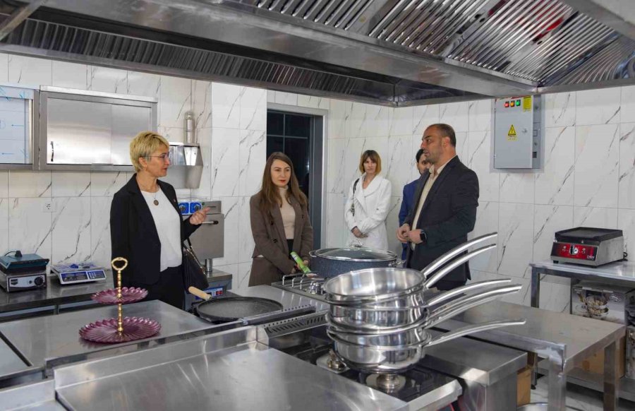 Sosyal Politikalar Ofisi, Her Kesime Kapılarını Açık Tutuyor