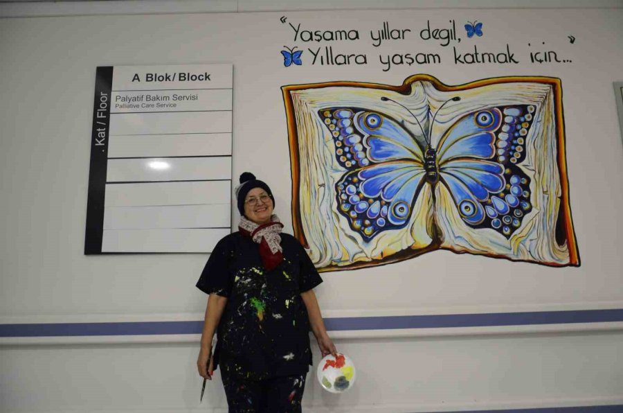 Annesinin Tedavi Gördüğü Servisi Resimlerle Süsledi