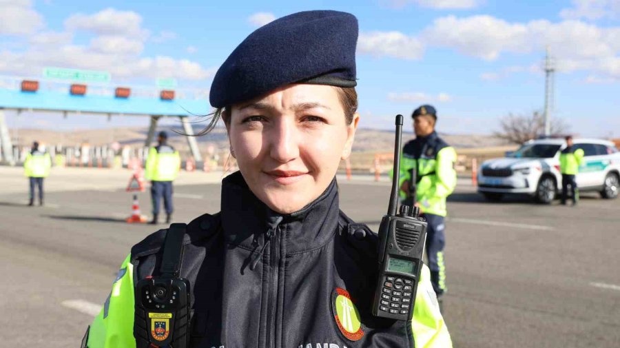 Otoyollar Hem Havadan Hem De Karadan Jandarmaya Emanet