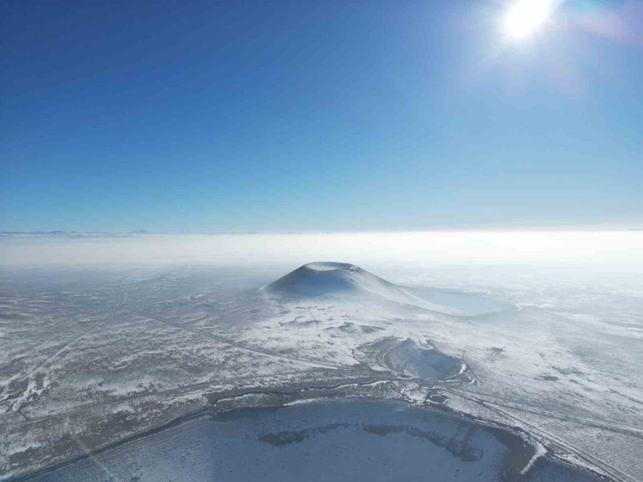 Meke Gölü Beyaz Örtüsüyle Havadan Görüntülendi