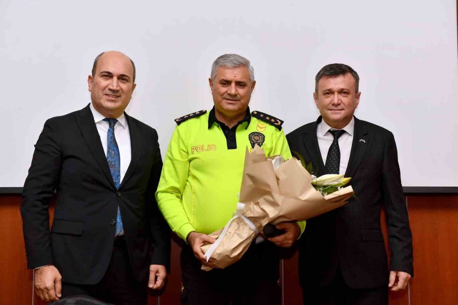 Emekli Olan Emniyet Müdür Yardımcısı Garanlı’ya Jest