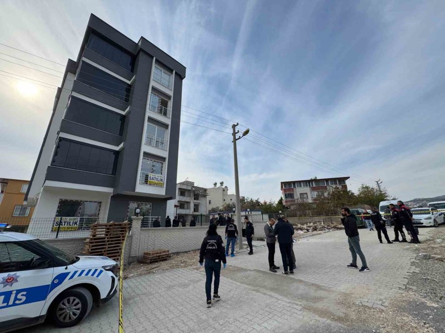 Mersin’de Koca Vahşeti: Eşini Yeni Aldıkları Evin Önünde Öldürdü