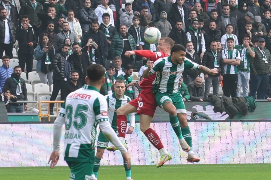 Trendyol Süper Lig: Konyaspor: 1 - Antalyaspor: 0 (ilk Yarı)