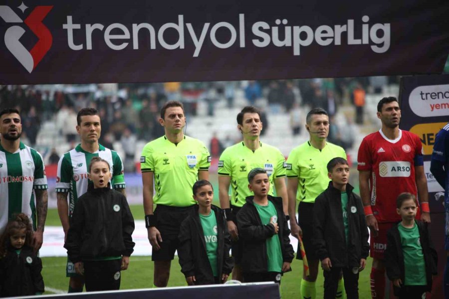 Trendyol Süper Lig: Konyaspor: 1 - Antalyaspor: 0 (ilk Yarı)
