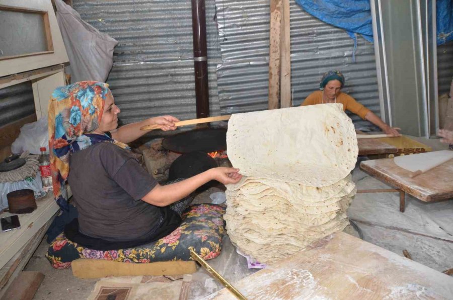 Antalyalı Ev Hanımları, Asırlık Geleneklerini Yaşatıyorlar