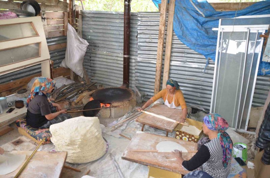 Antalyalı Ev Hanımları, Asırlık Geleneklerini Yaşatıyorlar