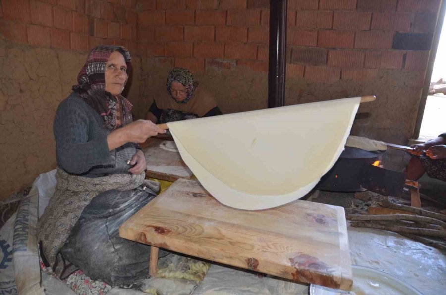 Antalyalı Ev Hanımları, Asırlık Geleneklerini Yaşatıyorlar