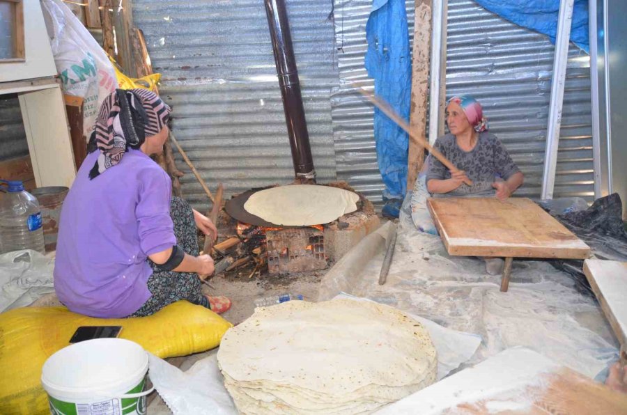 Antalyalı Ev Hanımları, Asırlık Geleneklerini Yaşatıyorlar