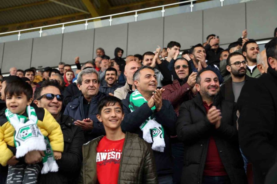 Manavgat Belediyespor Liderlik Koltuğunu Devraldı