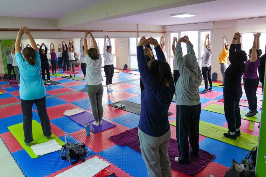 Kadınlar Belde Evleri’nde Sağlıklı Vakit Geçiriyor