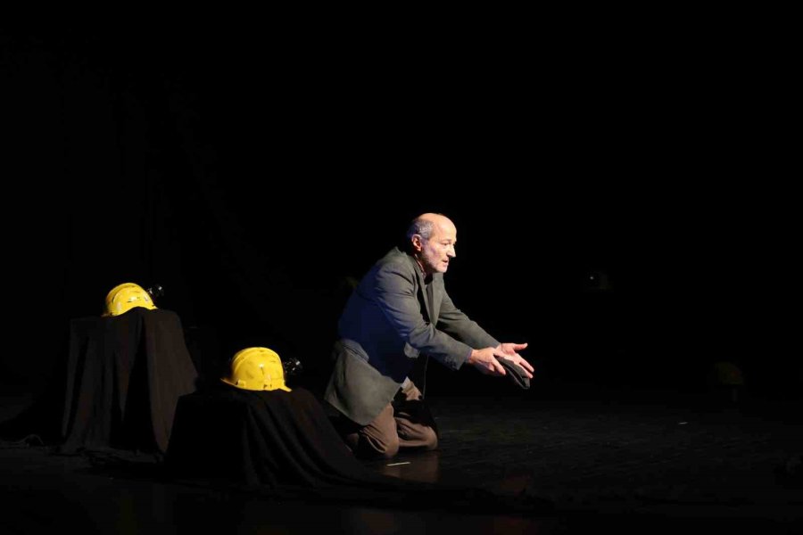 Odunpazarı Belediyesi’nden Dünya Madenciler Günü’ne Özel Tiyatro Gösterimi