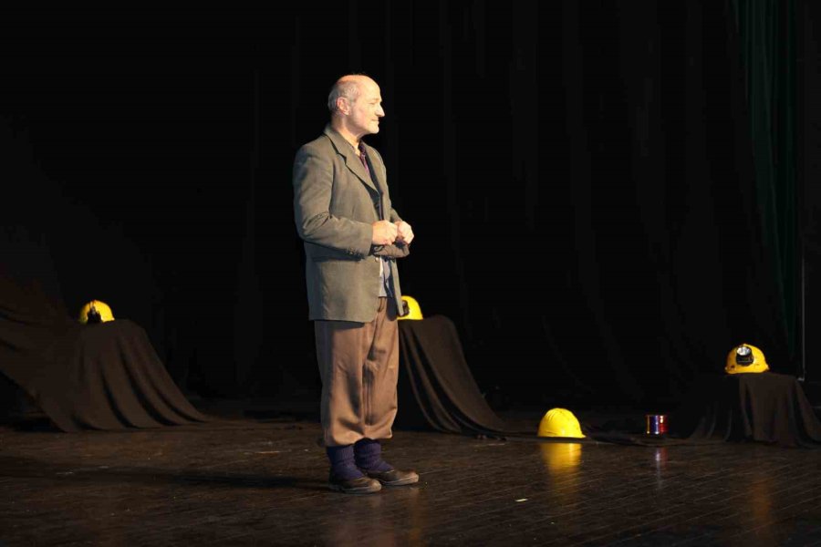 Odunpazarı Belediyesi’nden Dünya Madenciler Günü’ne Özel Tiyatro Gösterimi