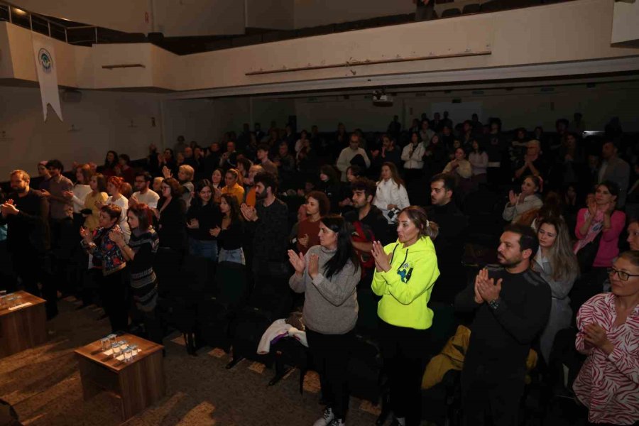 Odunpazarı Belediyesi’nden Dünya Madenciler Günü’ne Özel Tiyatro Gösterimi