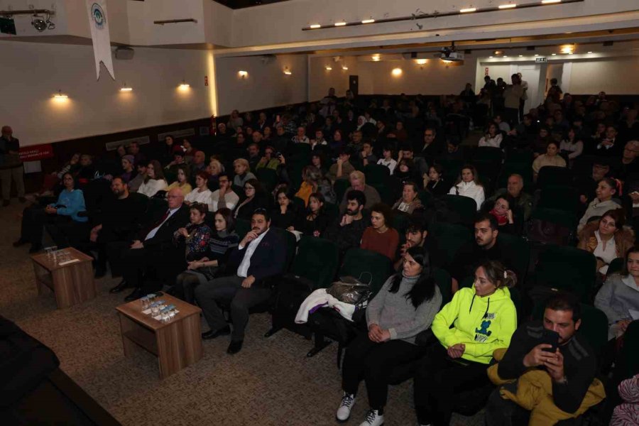 Odunpazarı Belediyesi’nden Dünya Madenciler Günü’ne Özel Tiyatro Gösterimi