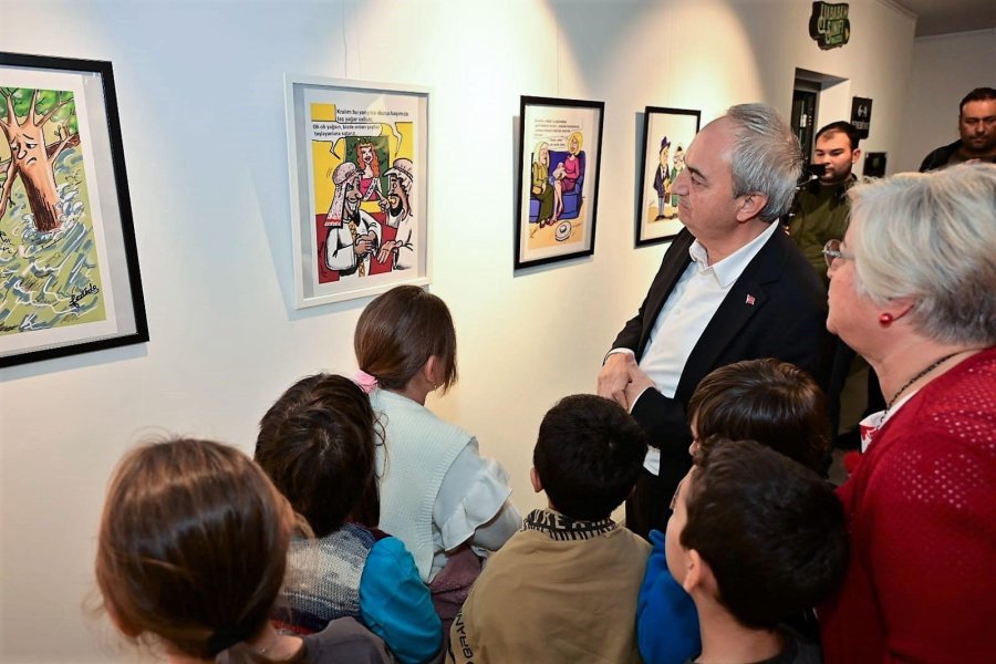 Kocagöz Karikatür Sergisinin Açılışını Yaptı