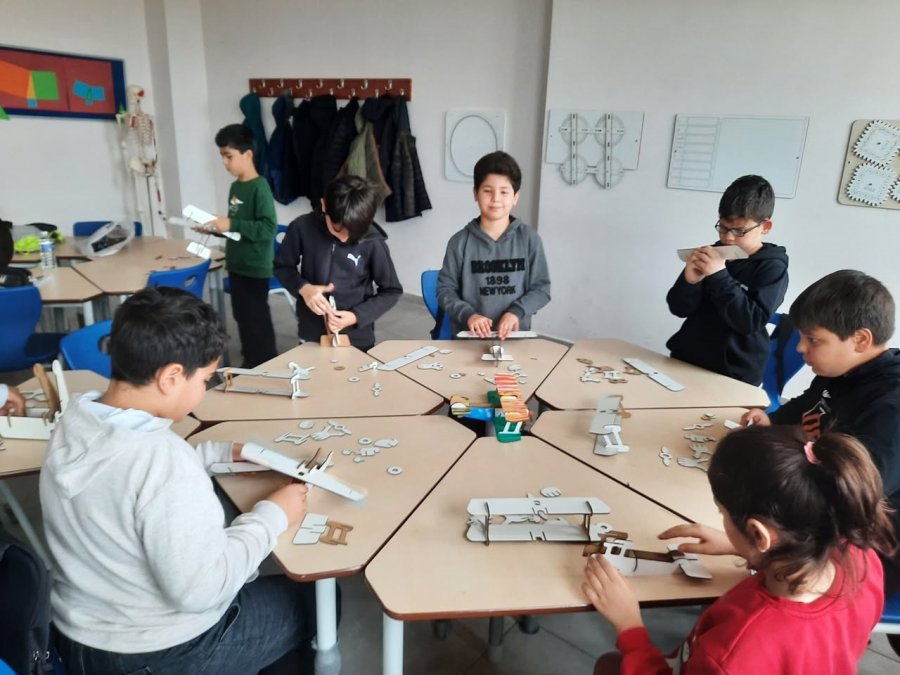 Kulu’da Öğrencilere Dünya Sivil Havacılık Günü Etkinliği