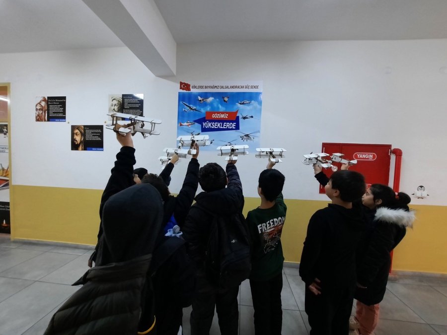 Kulu’da Öğrencilere Dünya Sivil Havacılık Günü Etkinliği