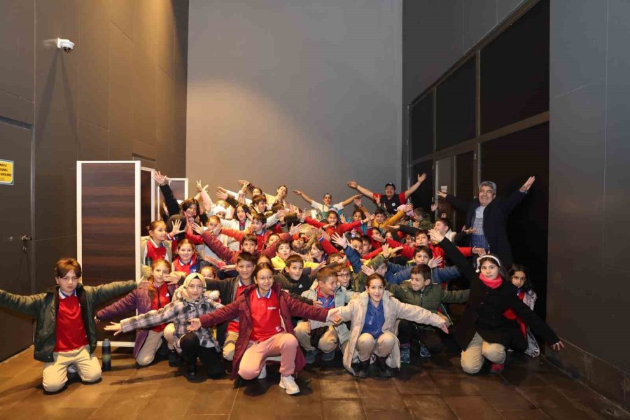 Selçuklu Belediyesi Öğrencilere Tiyatro Aracılığıyla Sıfır Atık Bilinci Aşılıyor