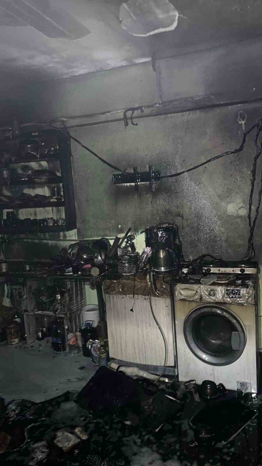 Tarsus’ta Narenciye Paketleme Fabrikasında Yangın