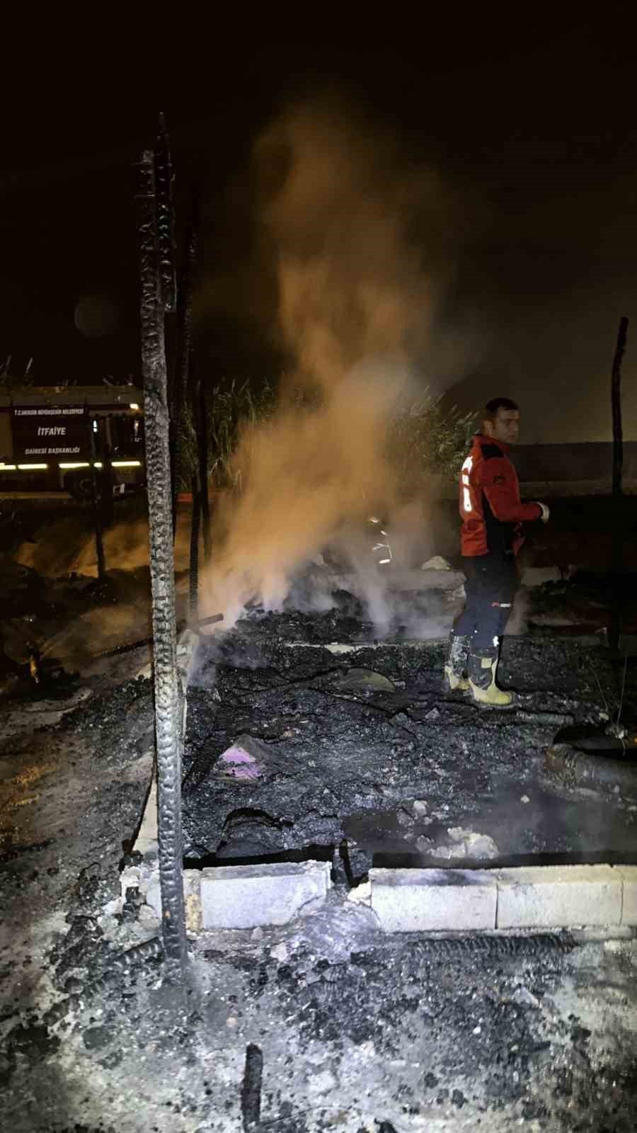 Tarsus’ta Çadır Yangını