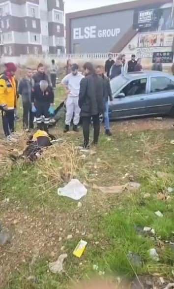 Yoldan Çıkan Otomobil Kaldırımdaki Bebek Arabalı Yayalara Çarptı: 3 Yaralı