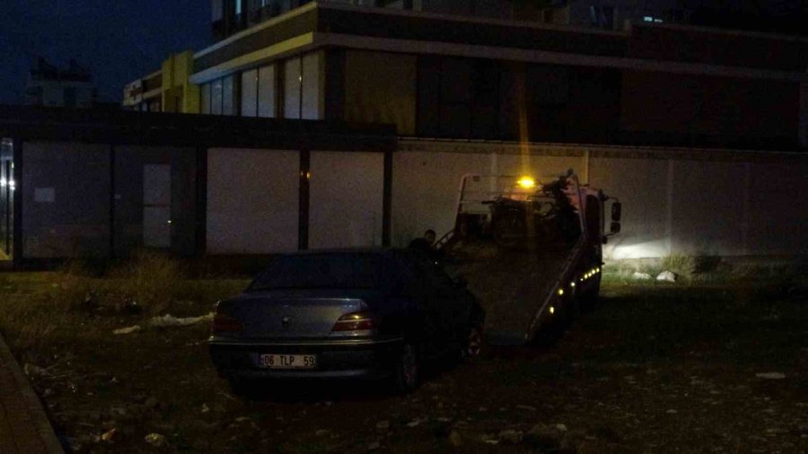 14 Yaşındaki Çocuğun Kullandığı Araç Kaldırımda Yürüyen Aileye Çarptı: 1’i Bebek 3 Yaralı