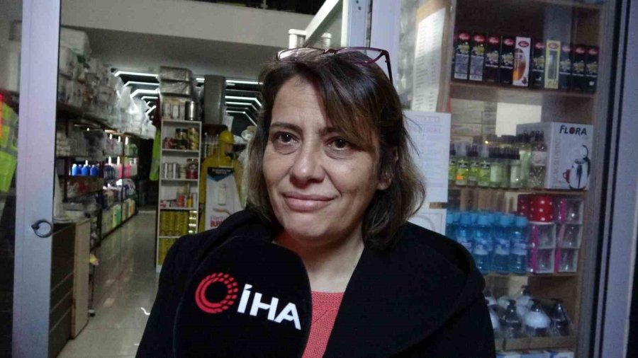 14 Yaşındaki Çocuğun Kullandığı Araç Kaldırımda Yürüyen Aileye Çarptı: 1’i Bebek 3 Yaralı