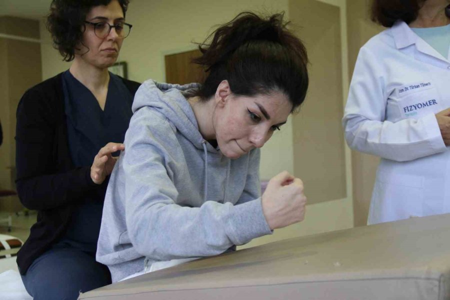 Kollarını Ve Bacaklarını Kullanamayan Ermeni Hasta Şifayı Eskişehir’de Buldu