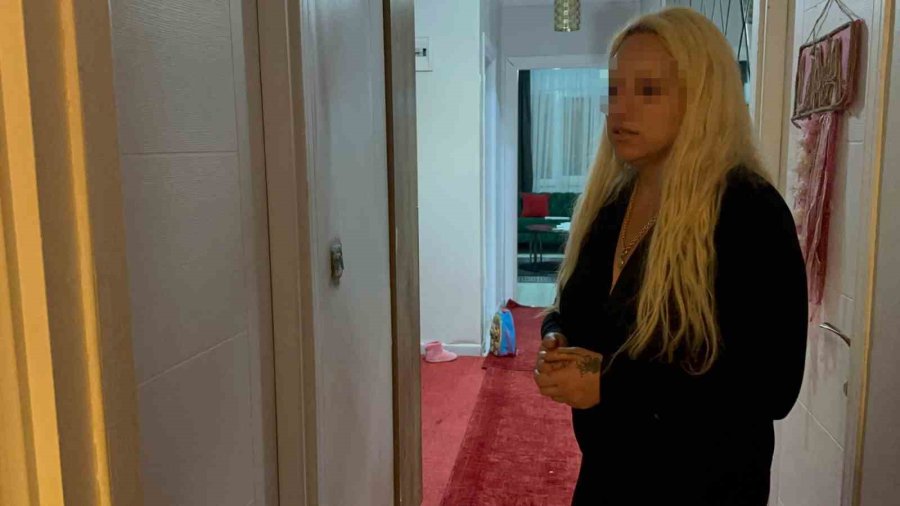 Öfkeli Anne, Kızının Taciz Şüphelisini Arkadaşıyla Birlikte Tekme Tokat Dövdü