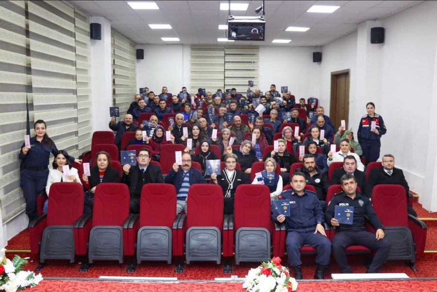 Mihalıççık Mahalle Muhtarlarına Farkındalık Eğitimleri Verildi