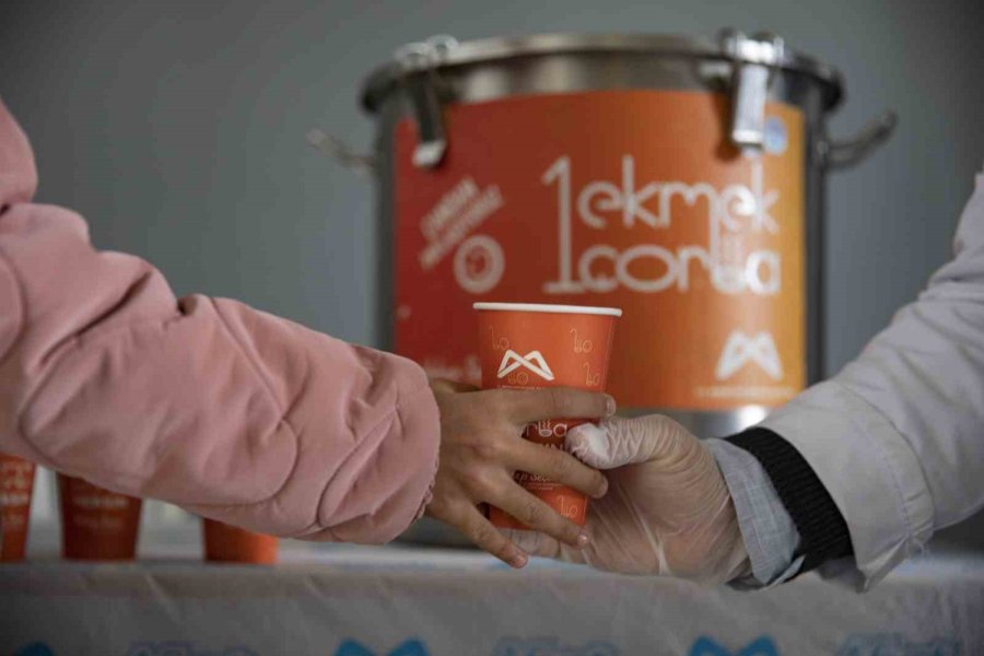 Öğrenciler Güne Sıcak Çorba İle Başlıyor