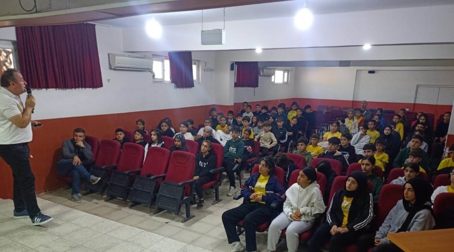 Mersin’de Okullarda Öğrencilere Yönelik Bilgilendirme Faaliyetleri Sürüyor