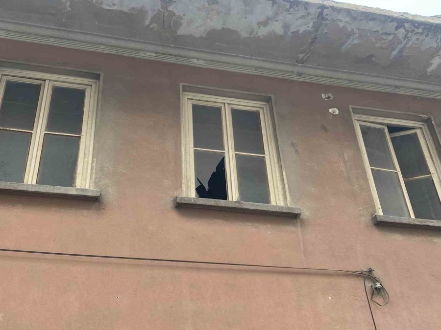 Kent Merkezindeki Metruk Tarihi Bina Merak Konusu Oldu
