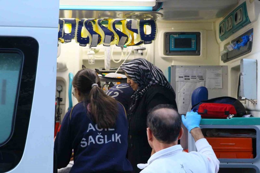 Antalya’da 9 Katlı Binada Korkutan Yangın: 4 Kişi Dumandan Etkilendi