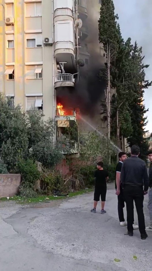 Antalya’da 9 Katlı Binada Korkutan Yangın: 4 Kişi Dumandan Etkilendi