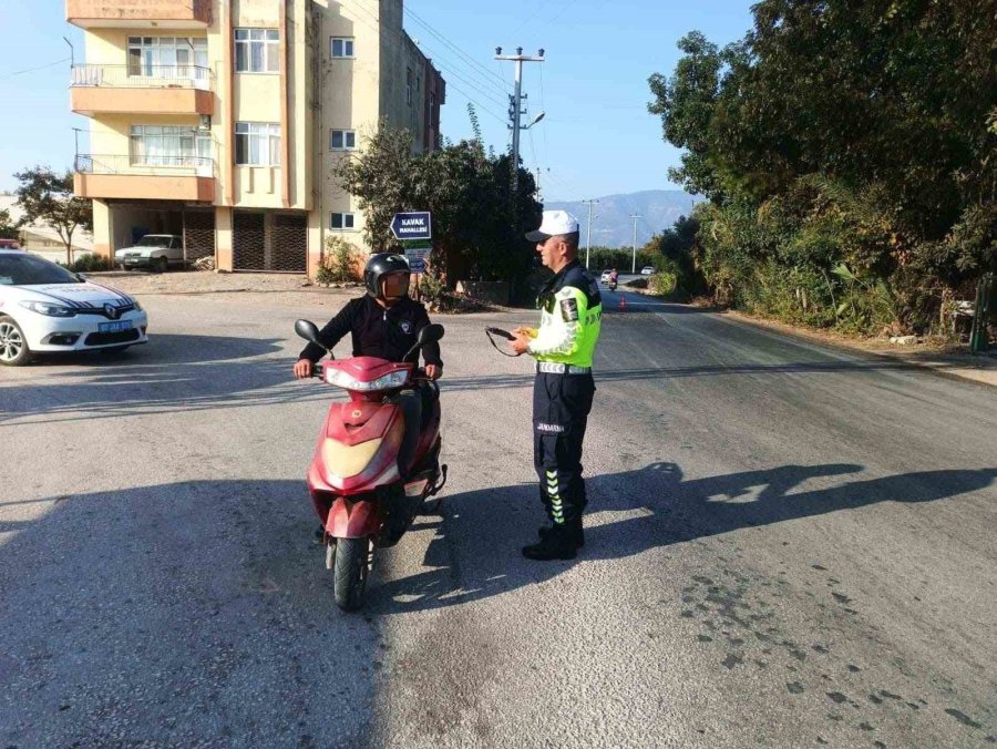 Antalya’da Kurallara Uymayan Motosiklet Sürücülerine Ceza Yağdı
