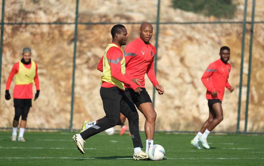 Atakaş Hatayspor, Göztepe Maçı Hazırlıklarını Sürdürdü