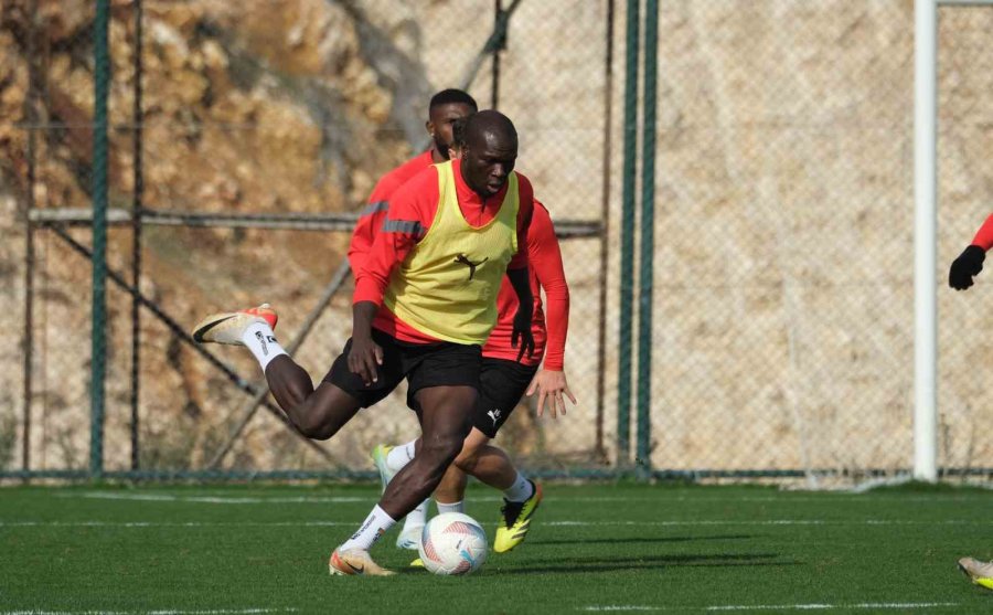 Atakaş Hatayspor, Göztepe Maçı Hazırlıklarını Sürdürdü
