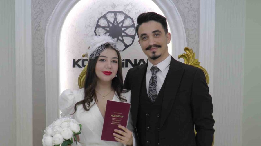 Nikah Salonlarında ’12.12.2024’ Yoğunluğu