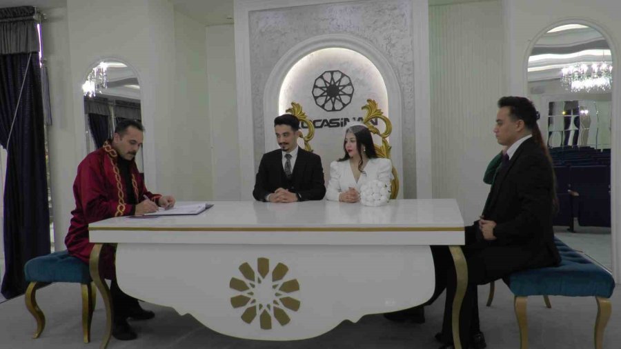 Nikah Salonlarında ’12.12.2024’ Yoğunluğu