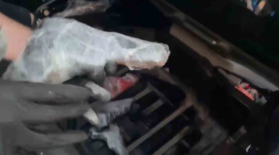 Polisin Durdurduğu Araçtan 20 Ruhsatsız Silah Çıktı