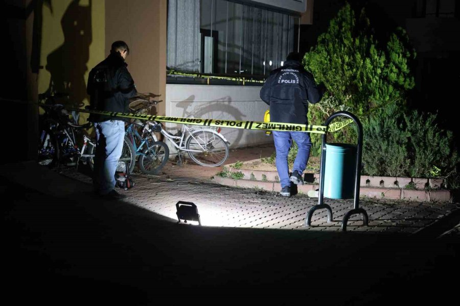 Öğretmen Karısını Öldüren Zanlı Bıçak Araştırması Yapıp, ’aklın Varsa Konya’yı Terk’ Diye Tehdit Etmiş