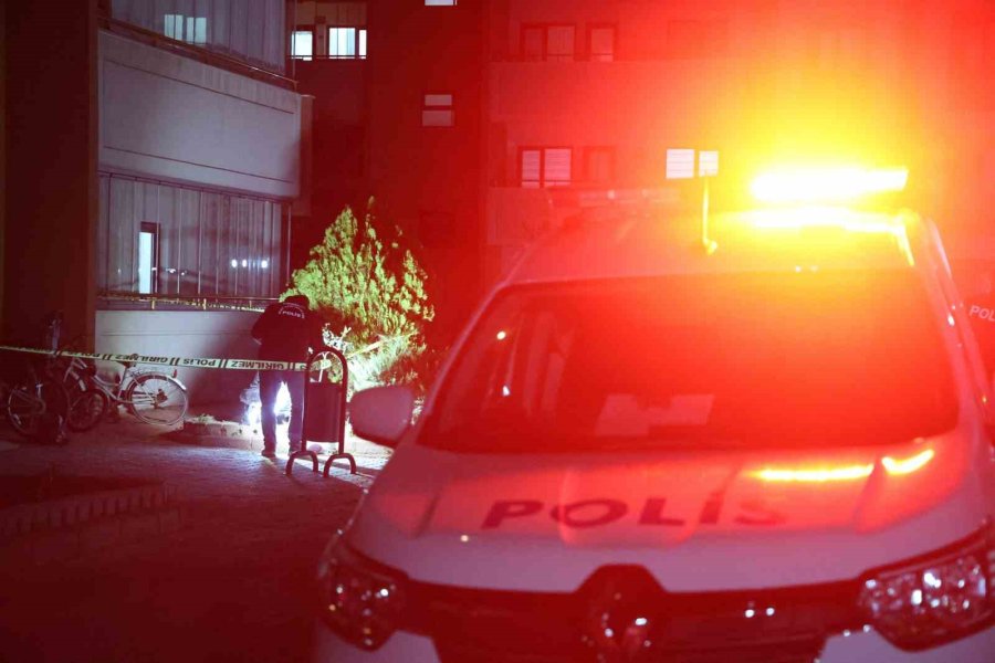 Öğretmen Karısını Öldüren Zanlı Bıçak Araştırması Yapıp, ’aklın Varsa Konya’yı Terk’ Diye Tehdit Etmiş